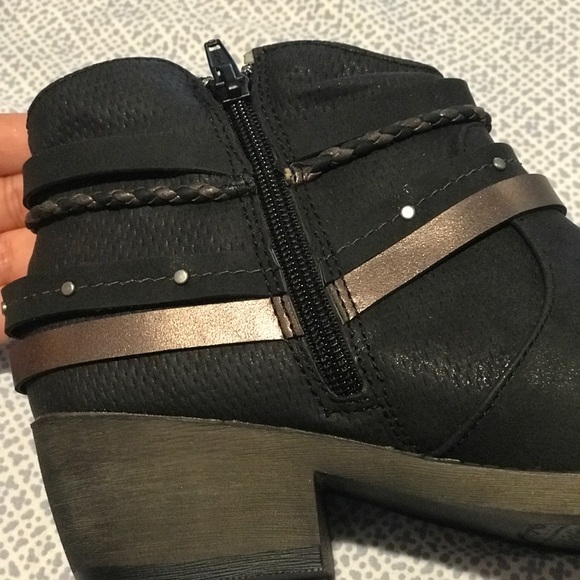 SO booties - Picture 4 of 4